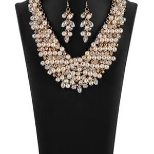 Paparazzi Gold and Pearl Necklace Set